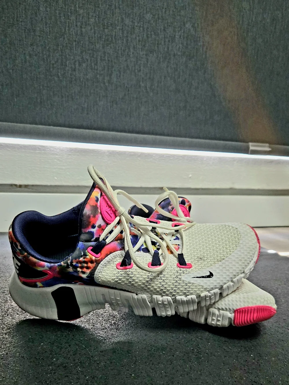 NIKE Free METCON 4 Floral Print Running Shoes - White & Multicolor